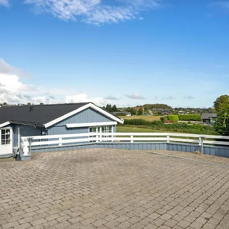 3 Bedroom Beautiful Home In Hejls